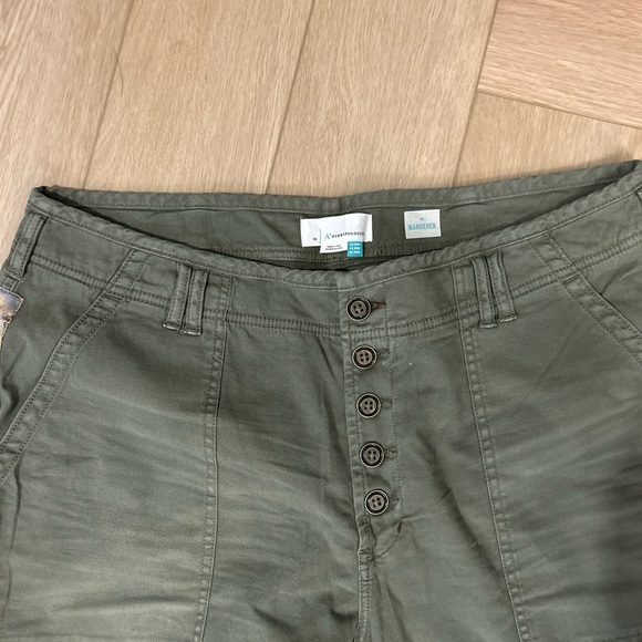 Anthropologie Pilcro The Wanderer Pants with stunning side detail - Picture 3 of 4